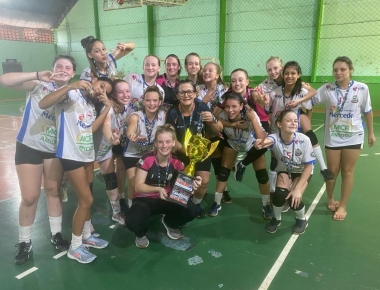 Handebol feminino campeão e masculino terceiro lugar no Paranaense Sub-15